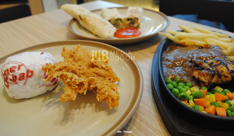 Doner Kebab, Pertama, Murah, Enak, dan Mengeyangkan Doner Kebab