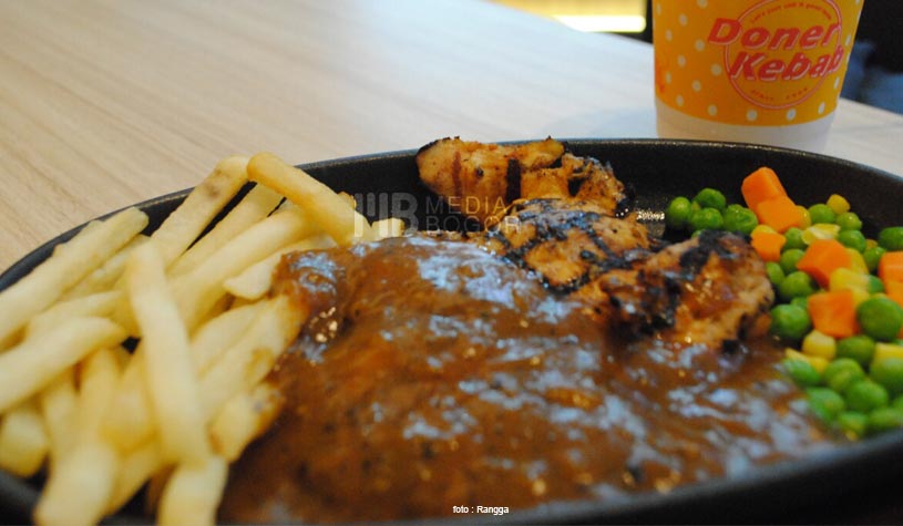 Doner Kebab, Pertama, Murah, Enak, dan Mengeyangkan Doner Kebab, Pertama, Murah, Enak, dan Mengeyangkan