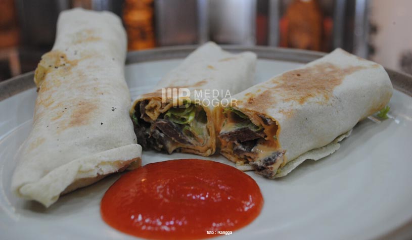 Doner Kebab, Pertama, Murah, Enak, dan Mengeyangkan Doner Kebab