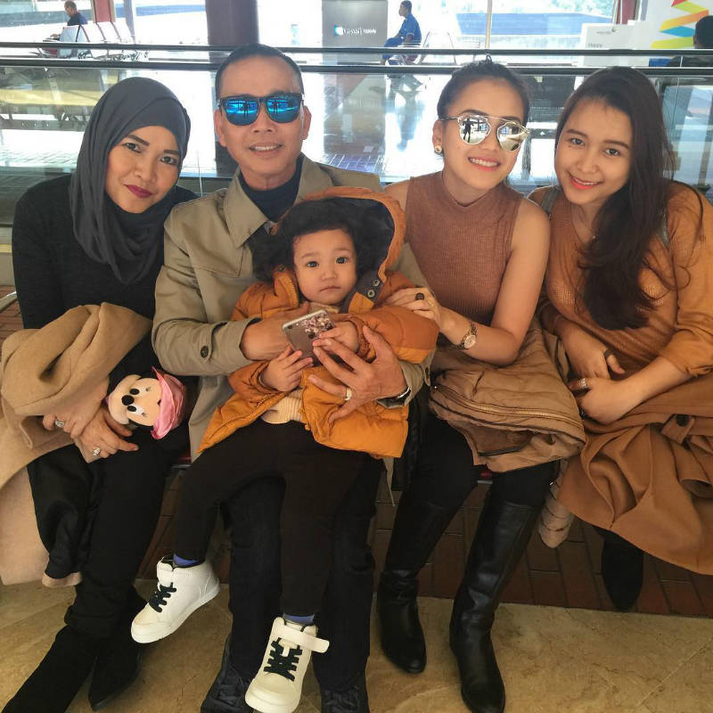 Heboh ! Keluarga Ayu Tingting Disebut “Matrealistis”, Netizen:Itu Bener, Saya Sering Ketemu Ibunya ke Toko Emas