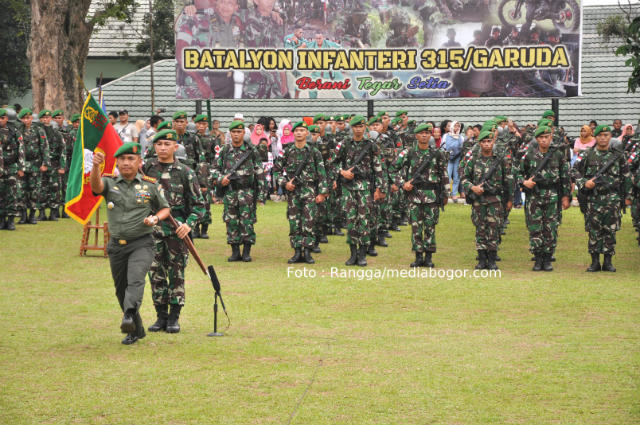 Hari Ini 450 Personil Batalyon Infantri (Yonif) 315 /Garuda Bogor Dilepas ke Perbatasan Indonesia – Papua Nugini