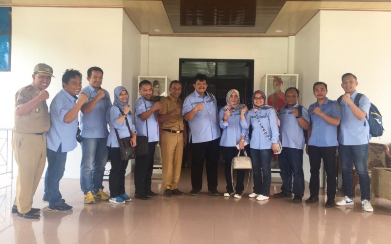 PDAM Serahkan Bantuan Korban Gempa Palu