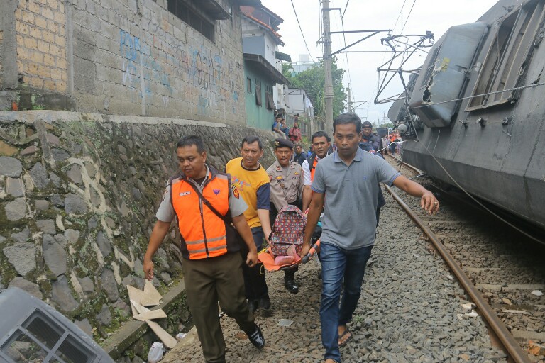 PT KCI Tanggung Biaya Pengobatan Korban Luka Kereta Anjlok