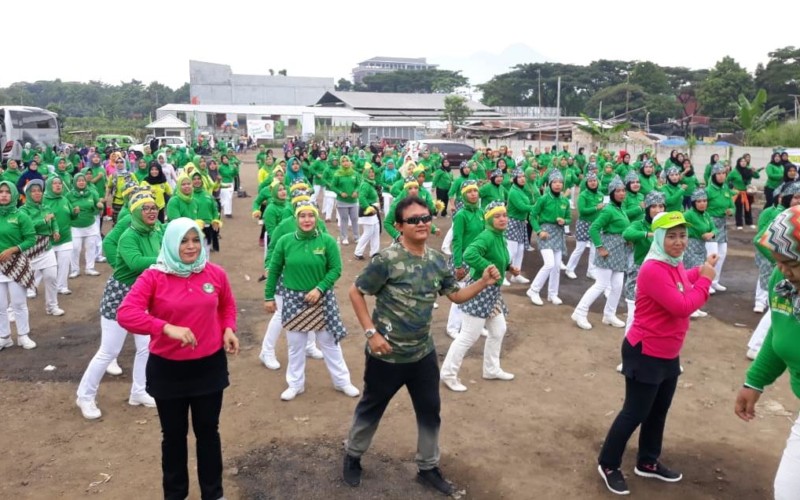 24 Ranting PORPI Bogor Barat Senam Bareng Joko Purwanto dan Rivani Anwar