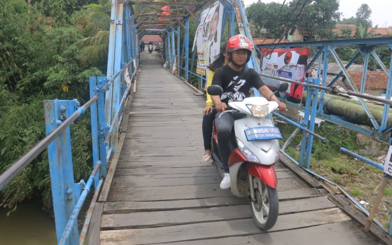 Rawan Kecelakaan, Warga Minta Pemerintah Renovasi Jembatan Ledeng