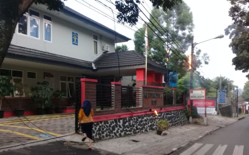 Diduga Konslet, Kabel PLN Terbakar Bikin Panik Pegawai Bapas