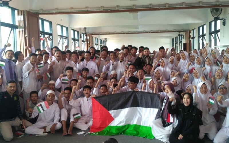 Peduli Palestina, SMA Pesat Galang Dana Untuk Muslim Gaza