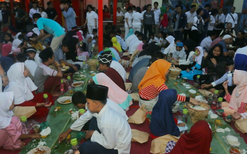 Tokoh Lintas Agama Bersatu, Berbagi dan Buka Puasa Bersama Anak Yatim