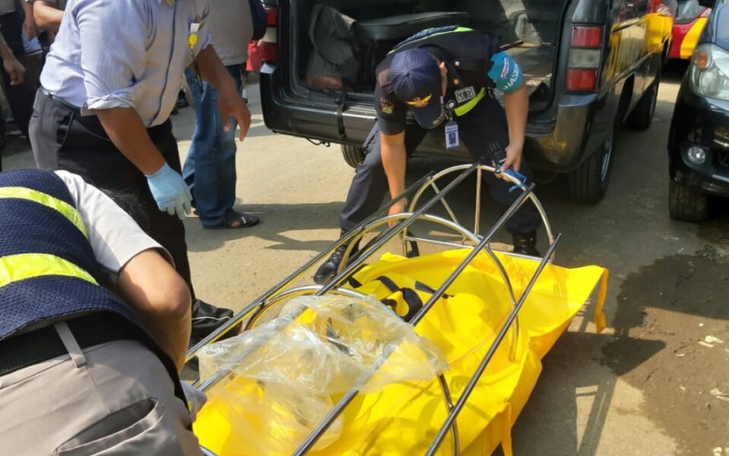 Nekat Terobos Lintasan, Pengendara Motor Tewas Tertabrak KA