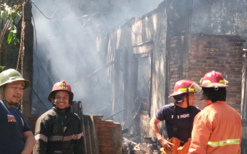 Nyalain Tungku Terus Tidur, Dapur Kakek Sebatang Kara Habis Terbakar