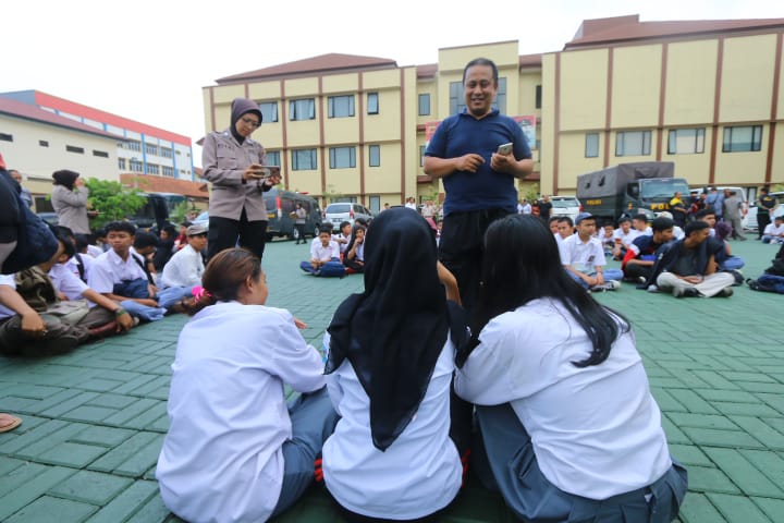 Ingin Peringati Rekan-Rekannya Tak Ikut Demo, Tiga Siswi SMK Bogor Ini Ikut Terciduk