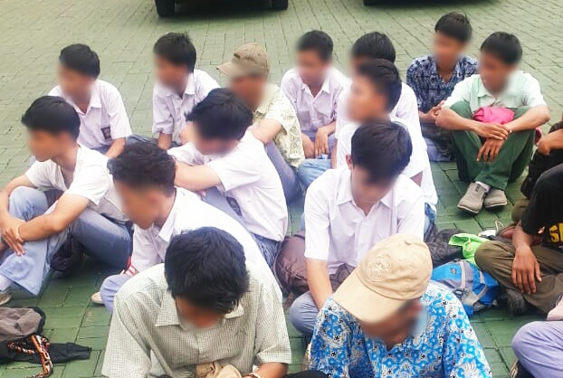 Merusak Mobil Sat Lantas Polresta Bogor Kota, Ratusan Pelajar Diamankan