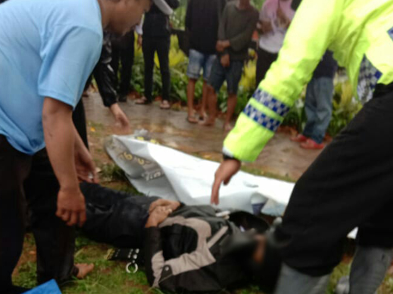 Pengendara Motor Tewas Hindari Ranting Jatuh Saat Hujan Deras