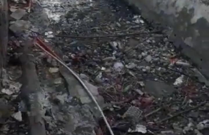 Bau Menyengat di Selokan Pedestrian Tugu Kujang, Netizen: Mohon Atuh Pencerahanna Juragan Juragan @pemkotbogor