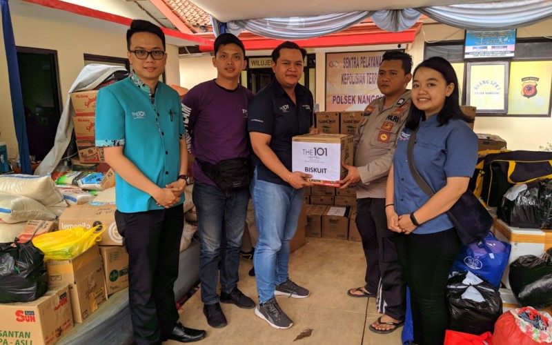 THE 1O1 Bogor Suryakancana memberikan uluran tangan kepada mereka yang terdampak bencana banjir awal tahun.