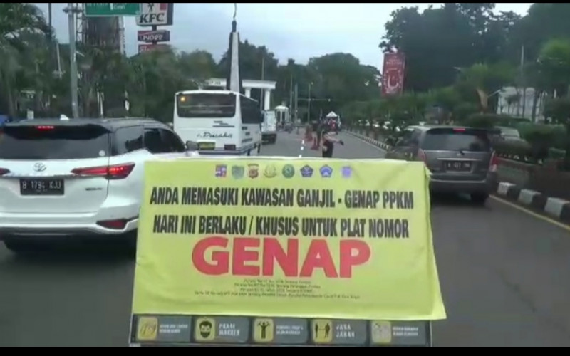Penerapan Ganjil Genap, Kendaraan Roda Empat Asal Jakarta Diputarbalik Petugas