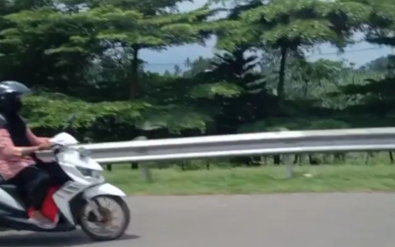 Kedua Kalinya, Emak-emak Nekat Naiki Motor Masuk ke Ruas Tol Jagorawi