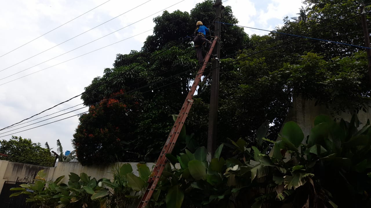 PLN Siap Perbaiki Kabel Listrik di Jalan Cicadas Cibuntu