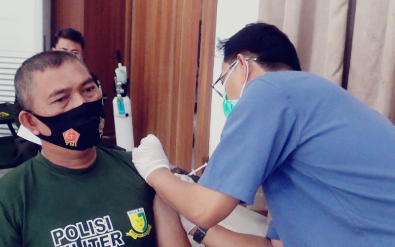 Sebanyak 250 Anggota TNI Angkatan Darat Ikuti Vaksinasi Massal