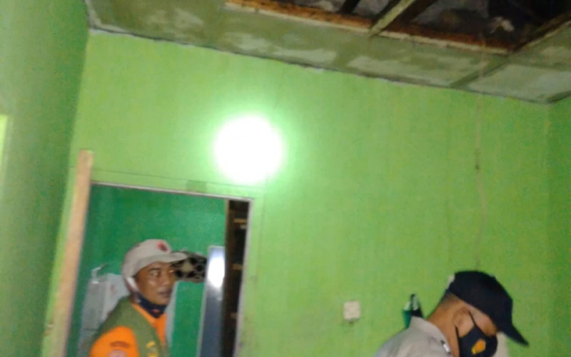 Puluhan Rumah di Megamendung dan Babakan Madang Rusak Diterjang Angin Kencang