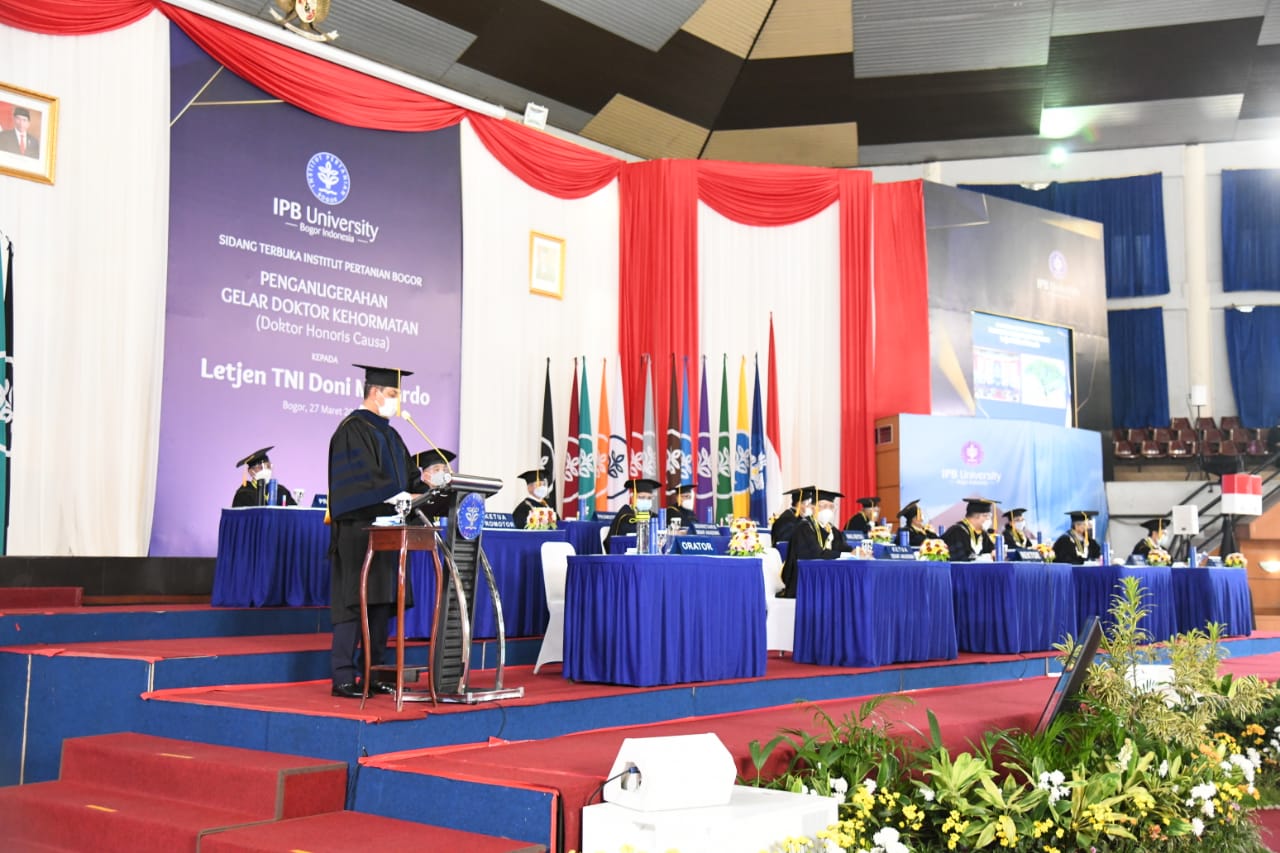 IPB University Beri Anugerah Dr (HC) Bidang Pengelolaan SDA dan Lingkungan kepada Doni Monardo