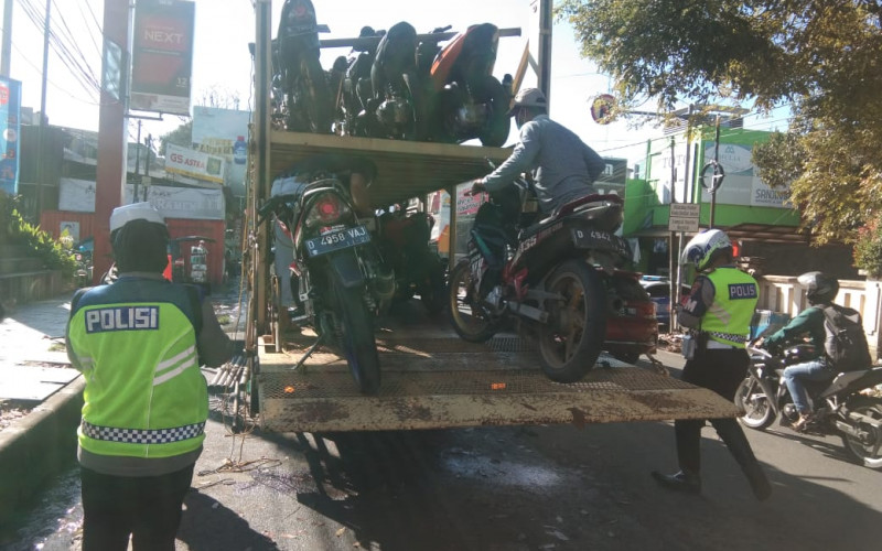 Satlantas Polres Cimahi Amankan Puluhan Kendaraan Dengan Knalpot Bising