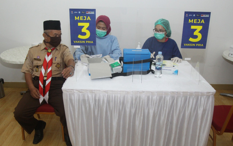 Hadapi PTM Bulan Juli, 6.000 Tenaga Didik di Kota Bogor Divaksin