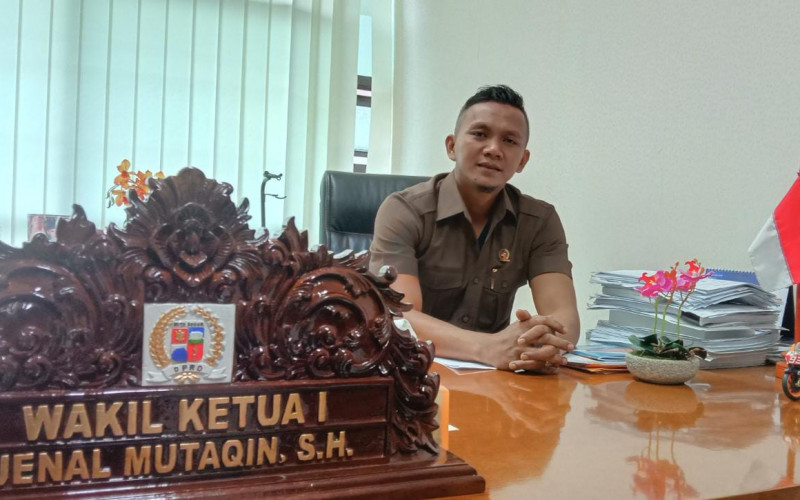 Wakil Ketua DPRD Jenal Mutaqin Minta Dua Kadis Kerja Bisa Lebih Efisien