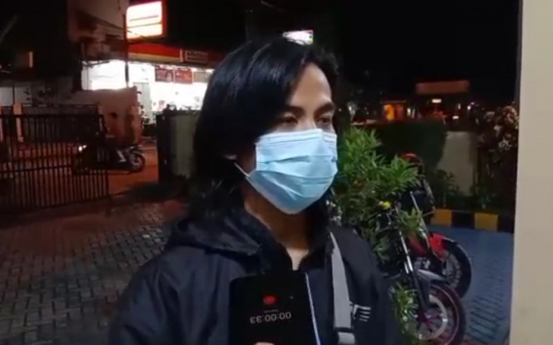 Gara-gara Barang yang Dikirimnya Salah, Seorang Kurir Ditodong Pistol Konsumen