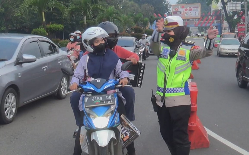Hari Kedua Gage, Ratusan Kendaraan Plat Nomor Polisi Ganjil Diputar Balik Petugas