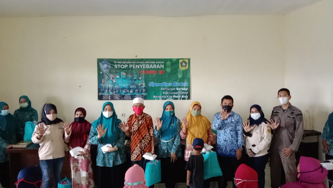 Zaitunnisa Harap Bisa Terketuk Kecamatan Lain Bagikan Sembako di Bulan Ramadan