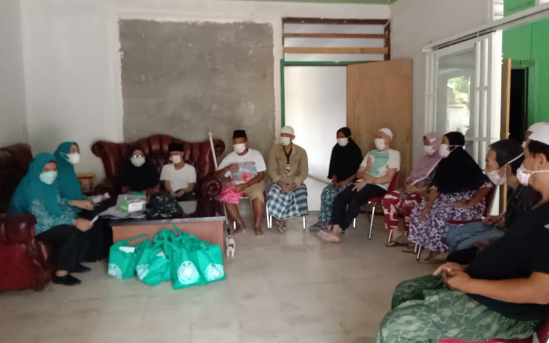 Berbagi Rezeki, Ketua TP PKK Kecamatan Leuwiliang Sambangi Yayasan PSKS