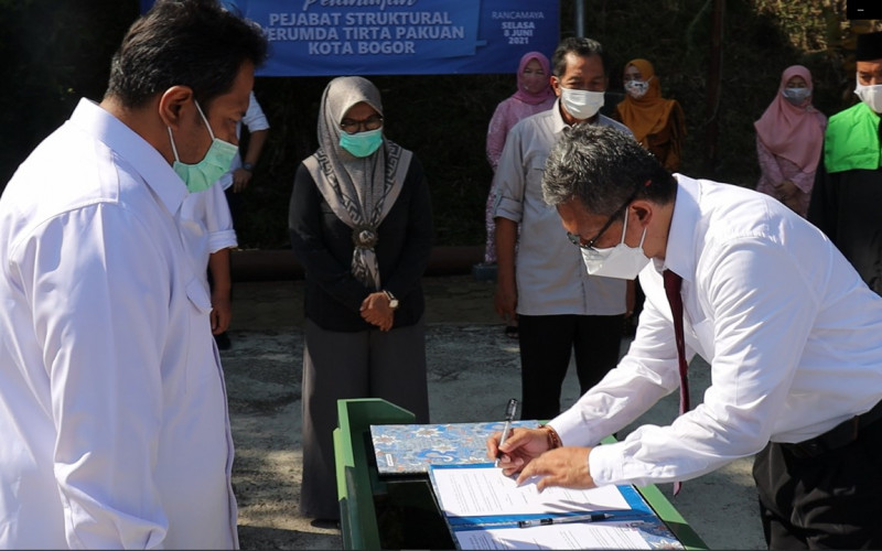 Pelantikan Pejabat Perumda Tirta Pakuan di Reservoir Rancamaya