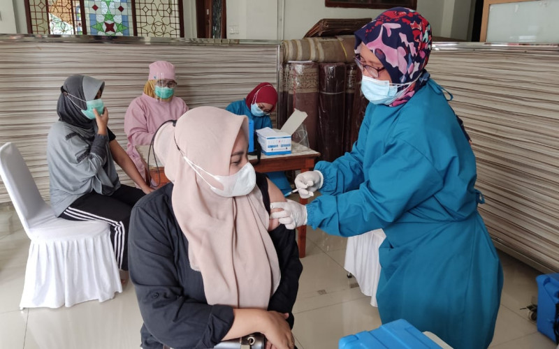Tingkatkan Herd Imunity Warga Griya Melati Divaksinasi