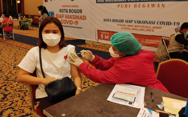Vaksinasi Massal Perdana Bagi Masyarakat Umum Tahap Tiga