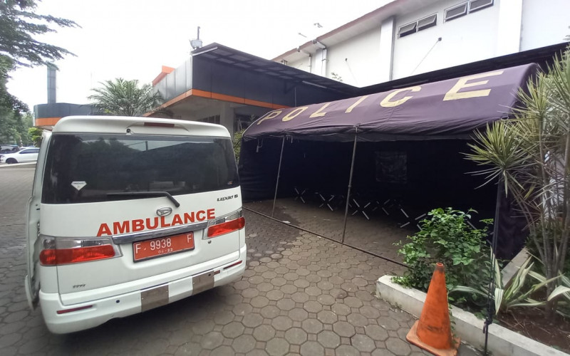 Pasien IGD Penuh, RSUD Cibinong Buka Tenda Darurat