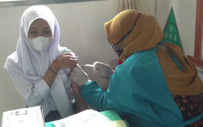 Ratusan Pelajar SMP dan SMA di Kota Bogor Ikuti Vaksinasi Perdana