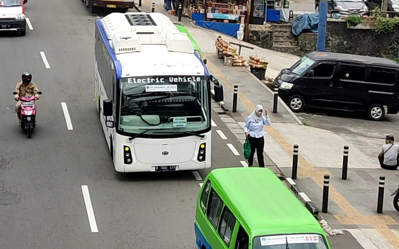 Ketua DPRD Soroti Bus Listrik 6,4 M