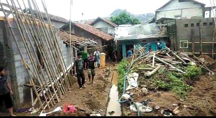 Akibat Terendam Banjir, 30 Rumah Warga di Rangas Jajar Cigudeg Harus Mengungsi