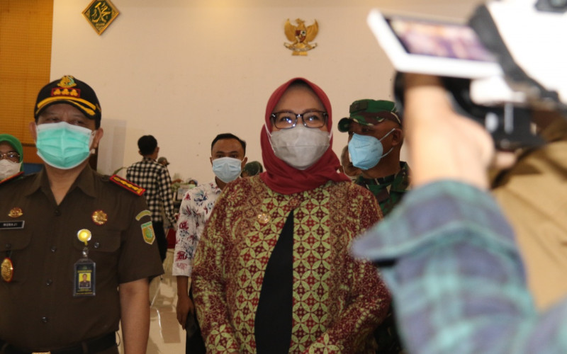 Ade Yasin Keluarkan 3 Kelonggaran di PPKM Level 4