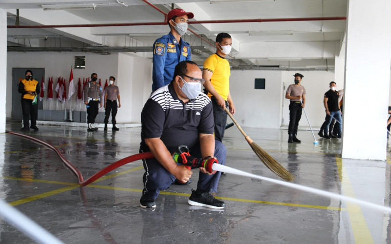 DPRD Kota Bogor dan Jajaran Kepolisian Bersihkan Sentra Vaksin