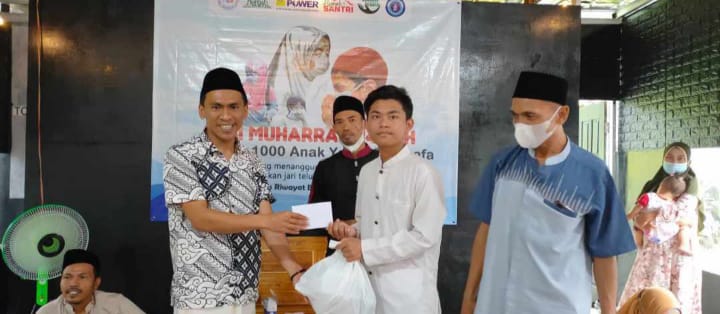Peringati Bulan Muharram, Ruhiyat Sujana Bagikan Santunan Anak Yatim