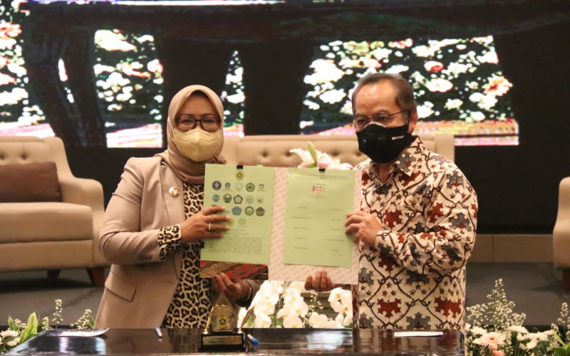 Pemkab Bogor Kerjasama dengan 17 Perguruan Tinggi untuk Bagikan 1200 Beasiswa Pancakarsa