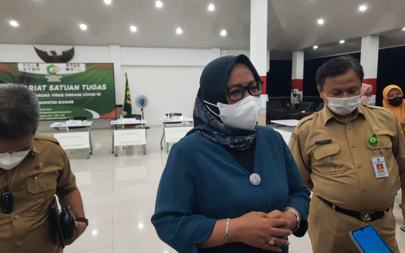 Dipinta Percepatan Vaksinasi, Ade Yasin Minta Dana Tambahan ke Luhut