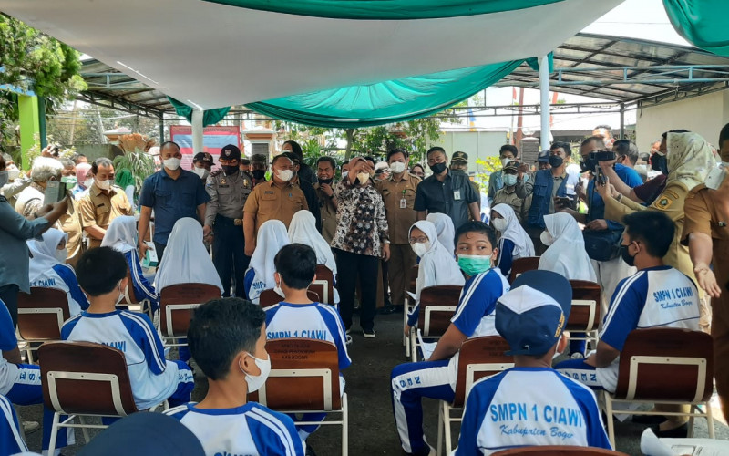 Ade Yasin Larang PTM Jika Siswa Belum Divaksin