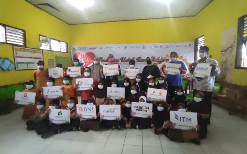 JMI Berbagi Donasi Pendidikan Anak Nelayan Serang Banten