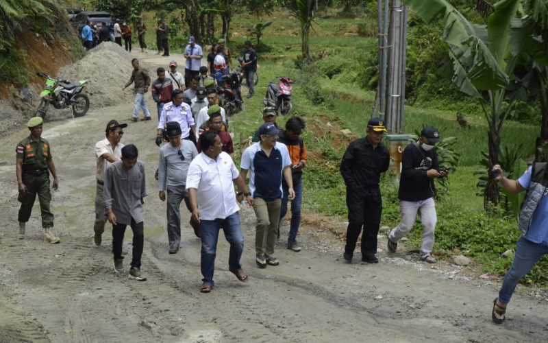 Proyek Jalan Cigudeg-Kiarasari-Cisangku Lamban, Asep Wahyu Geram