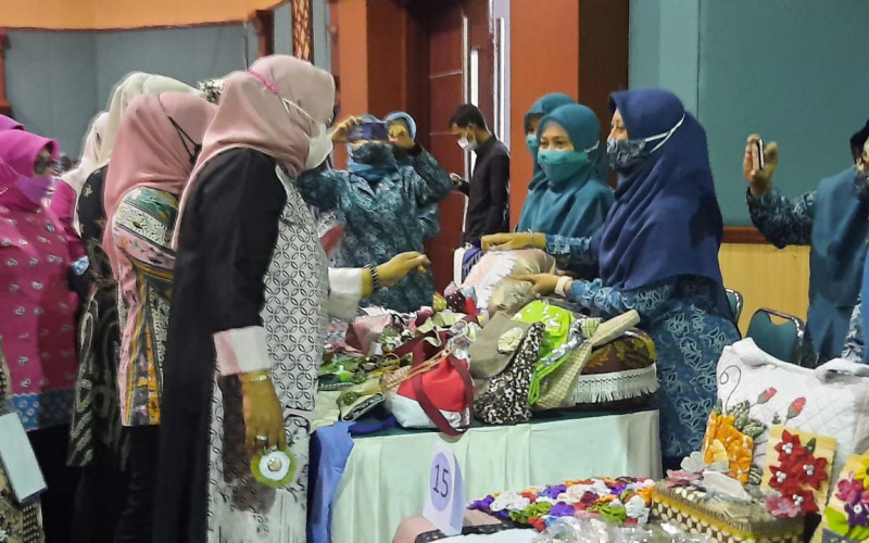 Ade Yasin Ingin Pengrajin Limbah Kain Perca Dipasarkan di Mal