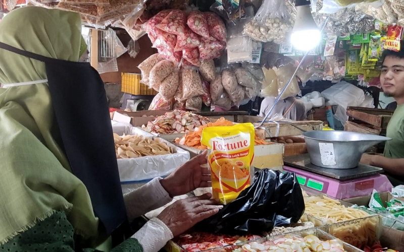 Warga Keluhkan Harga Minyak Melonjak Naik, Pemerintah Diminta Turun Tangan