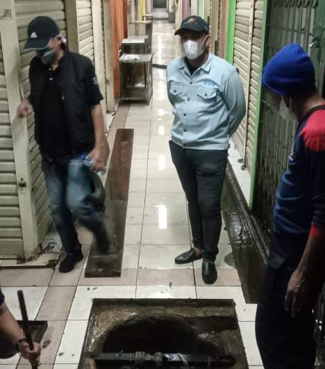Antisipasi Banjir di Pasar Kebon Kembang, PPJ Benahi Saluran Drainase